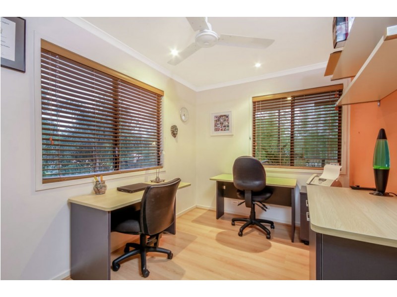 100 Kylie Avenue, Ferny Hills QLD 4055