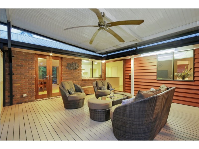 100 Kylie Avenue, Ferny Hills QLD 4055