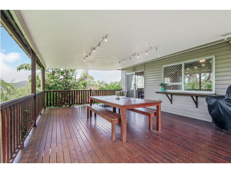 8 Wirlpana Avenue, Ferny Hills QLD 4055