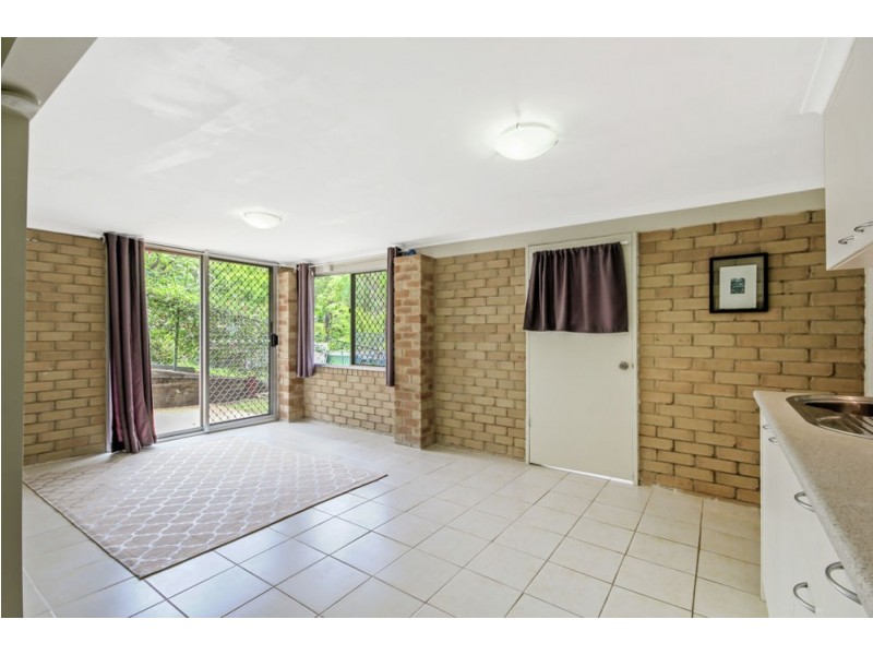 8 Wirlpana Avenue, Ferny Hills QLD 4055