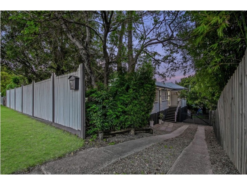 19 Dawson Parade, Keperra QLD 4054