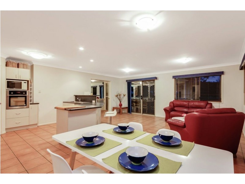 32 Selkirk Crescent, Ferny Grove QLD 4055