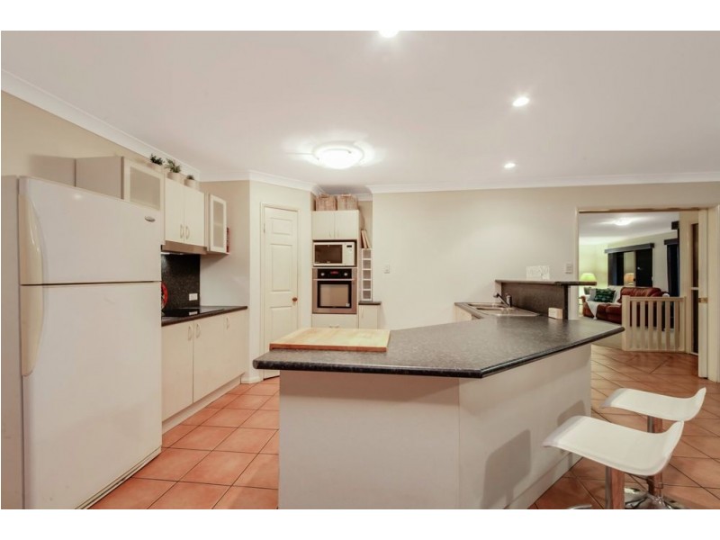 32 Selkirk Crescent, Ferny Grove QLD 4055