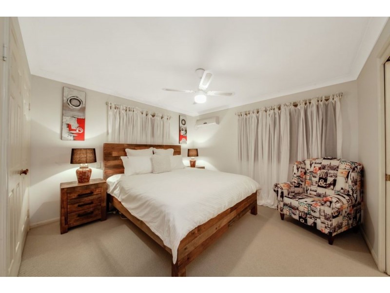 32 Selkirk Crescent, Ferny Grove QLD 4055