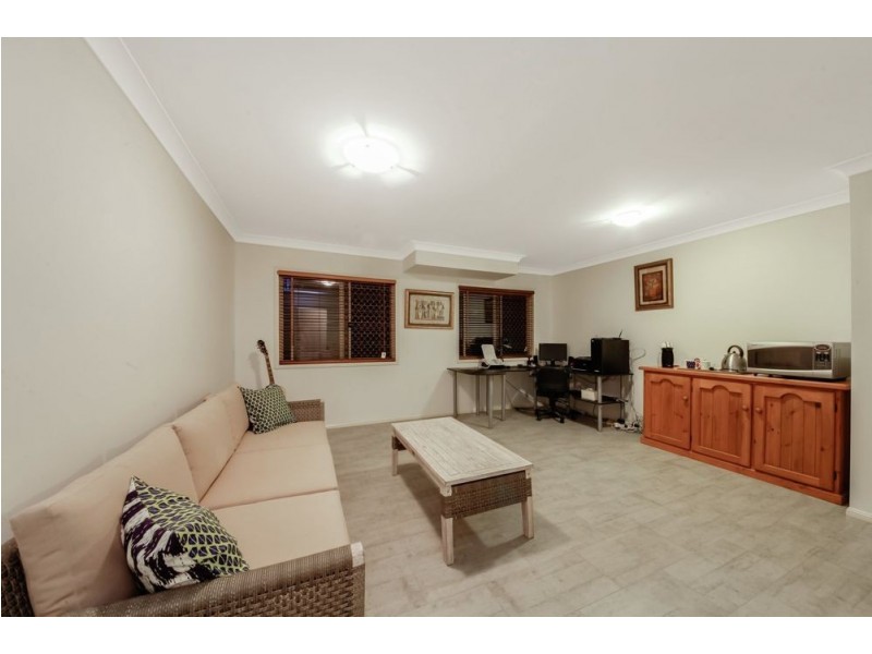 32 Selkirk Crescent, Ferny Grove QLD 4055