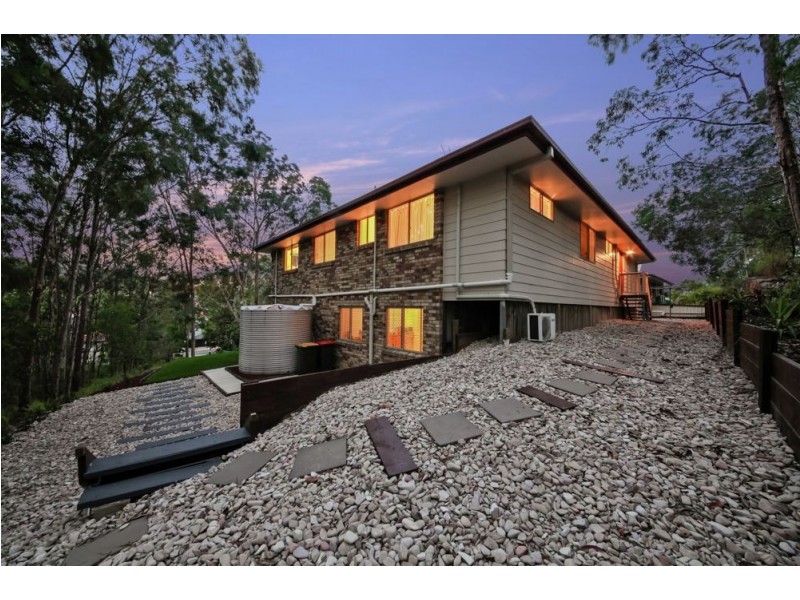 32 Selkirk Crescent, Ferny Grove QLD 4055