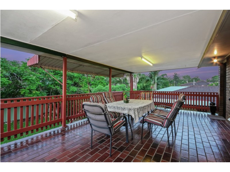 23 McGinn Road, Ferny Grove QLD 4055