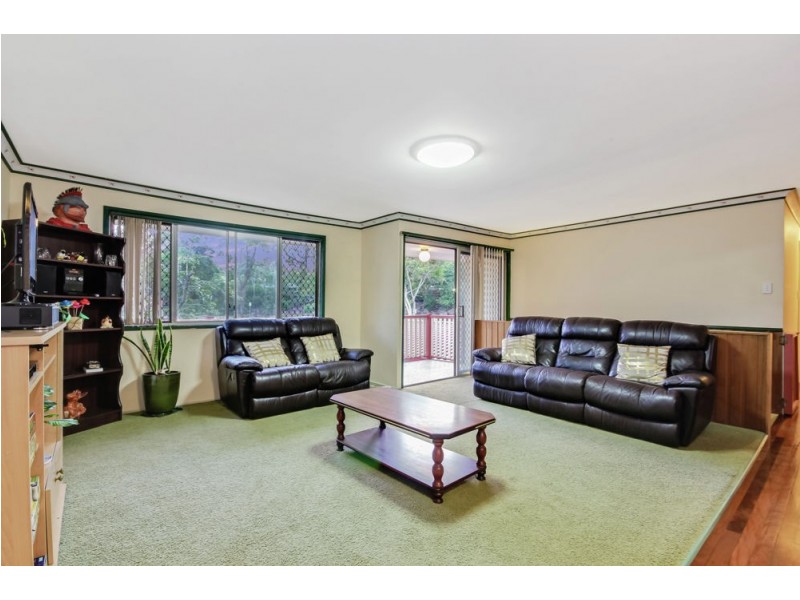 23 McGinn Road, Ferny Grove QLD 4055
