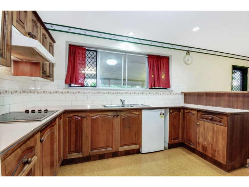 23 McGinn Road, Ferny Grove QLD 4055