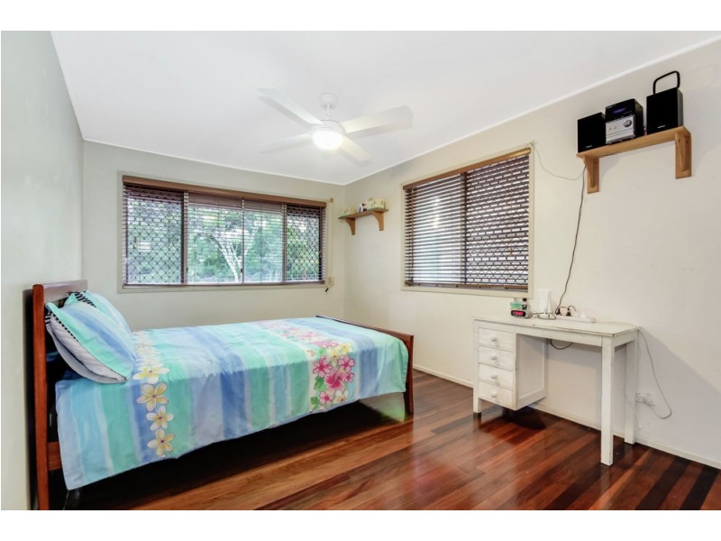 23 McGinn Road, Ferny Grove QLD 4055