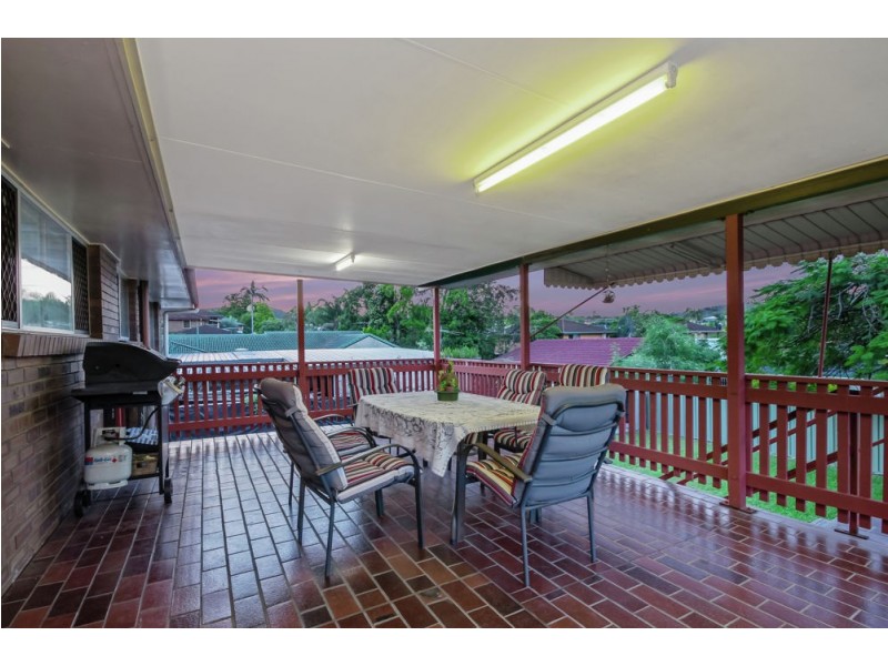 23 McGinn Road, Ferny Grove QLD 4055