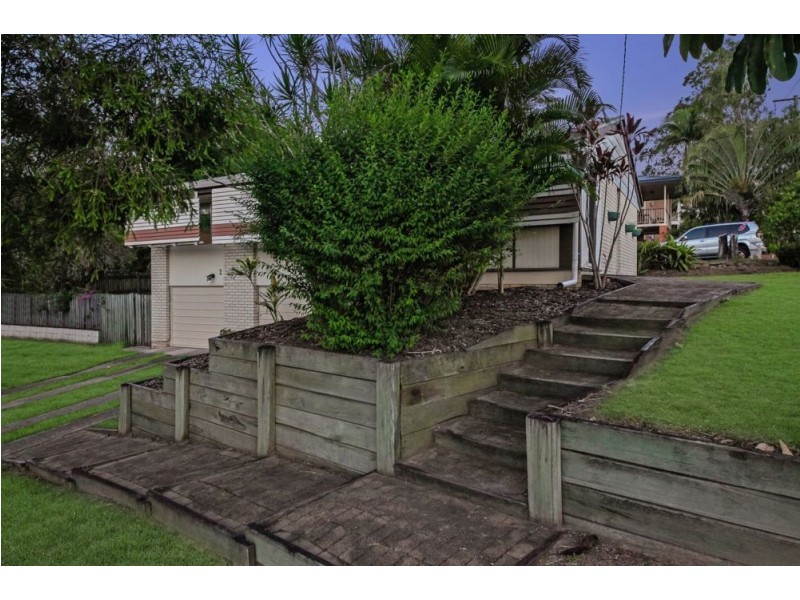 166 Patricks Road, Ferny Hills QLD 4055