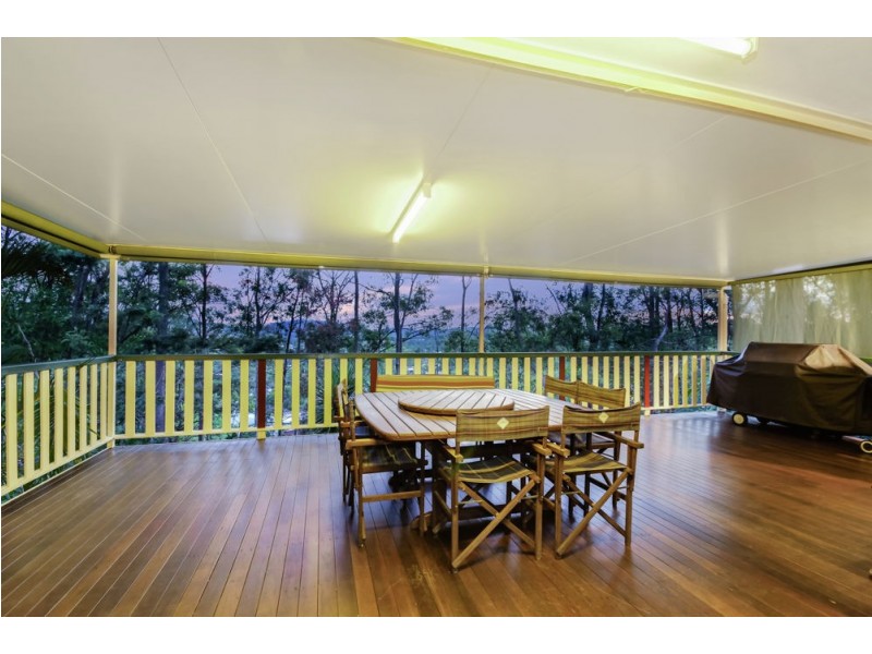 24 Caesar Road, Ferny Hills QLD 4055