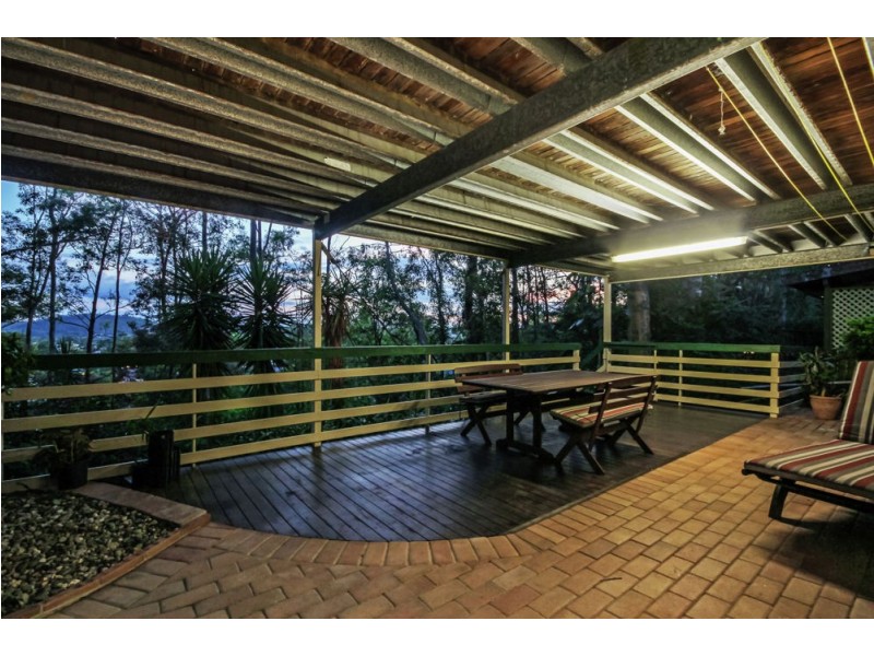 24 Caesar Road, Ferny Hills QLD 4055