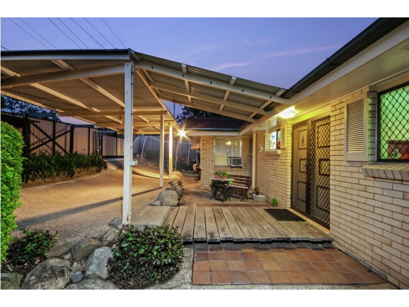24 Caesar Road, Ferny Hills QLD 4055