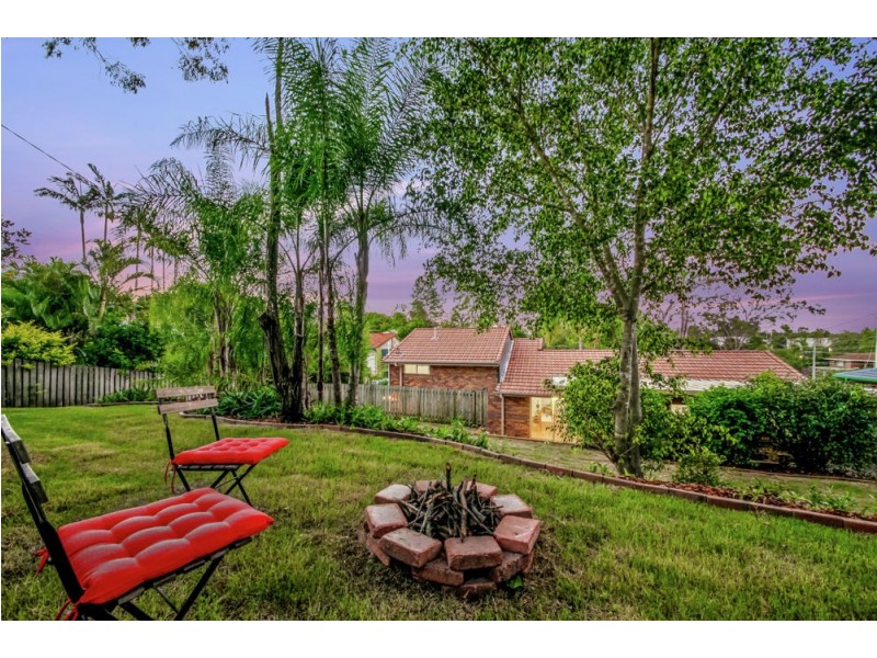 3 Double Bar Court, Arana Hills QLD 4054