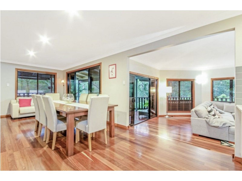 14 Cranwood Court, Ferny Hills QLD 4055