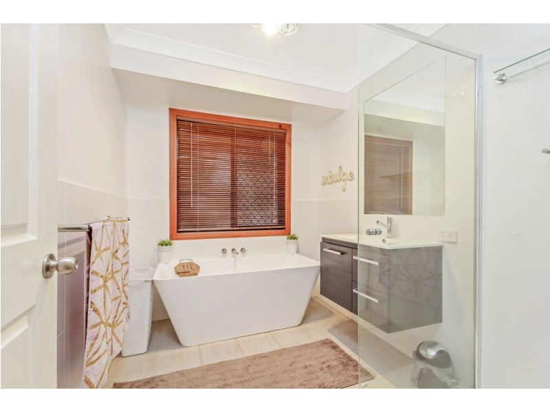 14 Cranwood Court, Ferny Hills QLD 4055