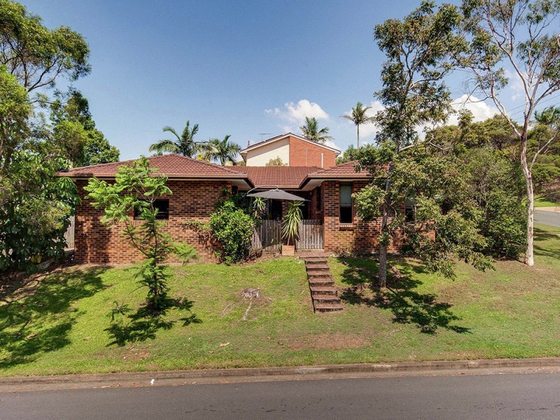 6 Nyora Street, Everton Hills QLD 4053