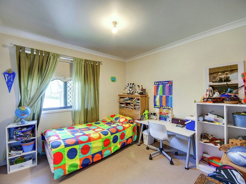 6 Nyora Street, Everton Hills QLD 4053