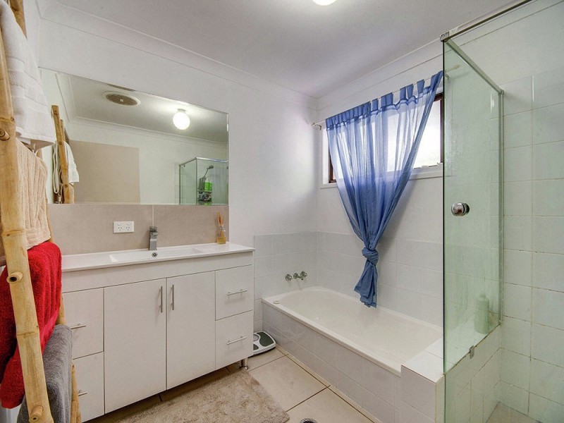 6 Nyora Street, Everton Hills QLD 4053