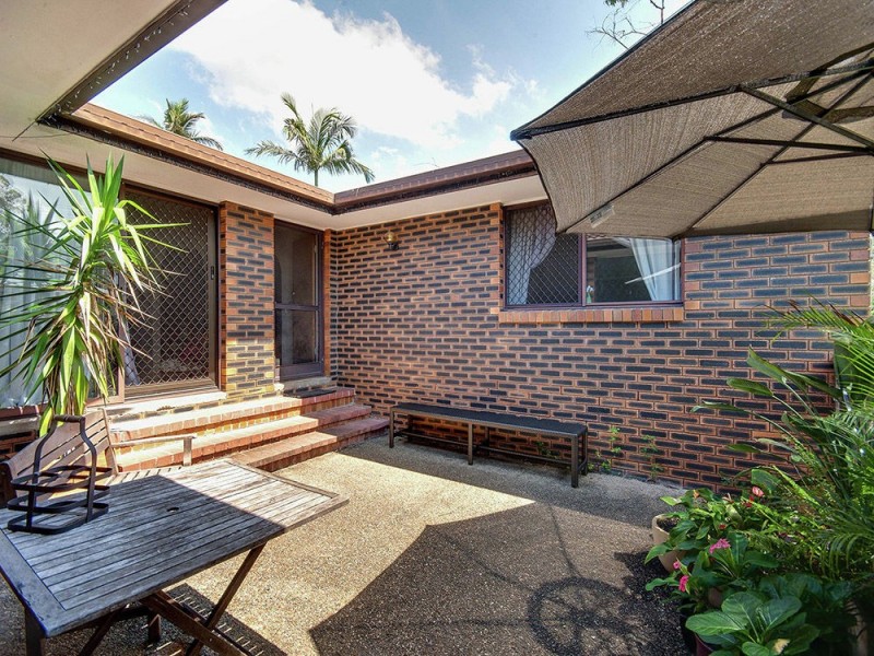 6 Nyora Street, Everton Hills QLD 4053
