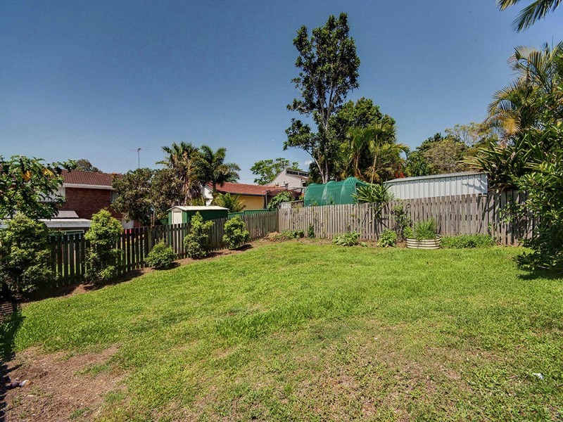 6 Nyora Street, Everton Hills QLD 4053