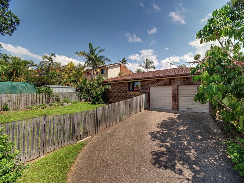 6 Nyora Street, Everton Hills QLD 4053