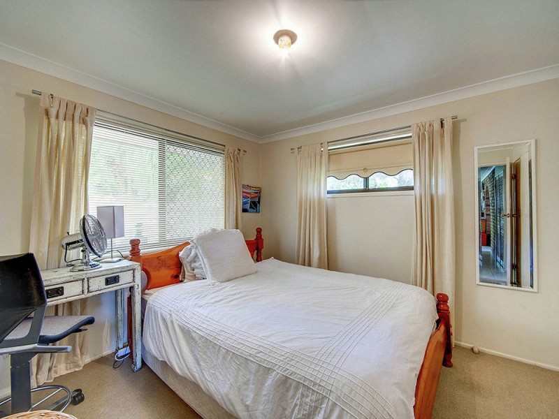 6 Nyora Street, Everton Hills QLD 4053