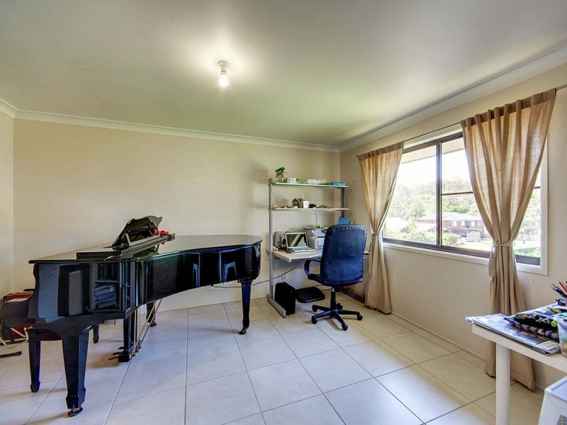 6 Nyora Street, Everton Hills QLD 4053