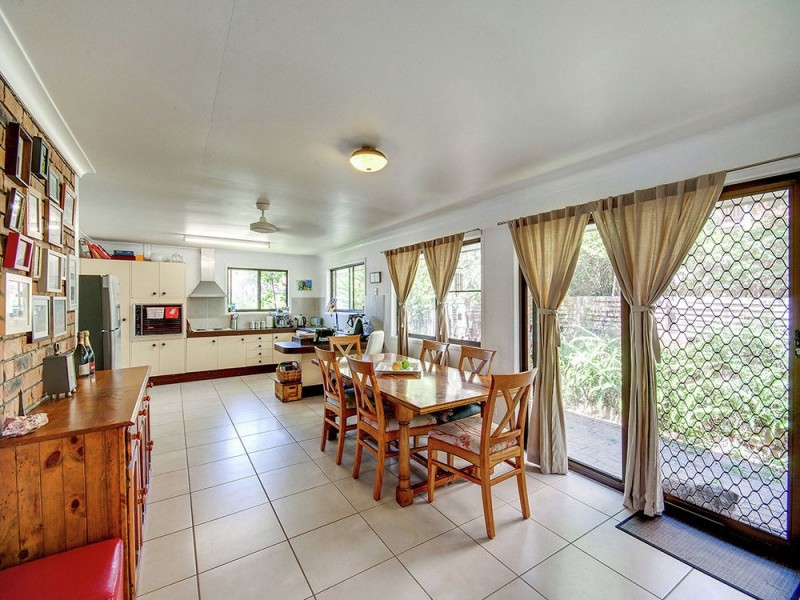 6 Nyora Street, Everton Hills QLD 4053