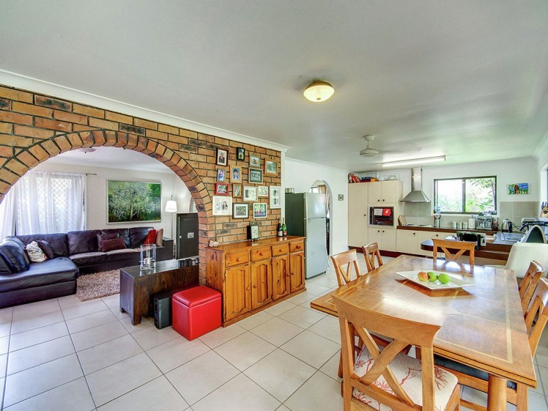 6 Nyora Street, Everton Hills QLD 4053