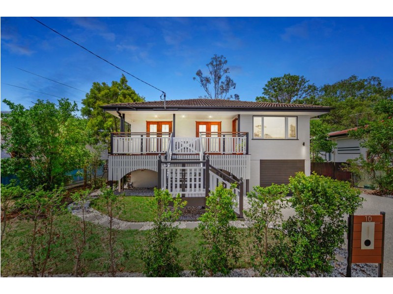 10 Burloo Crescent, Ferny Hills QLD 4055