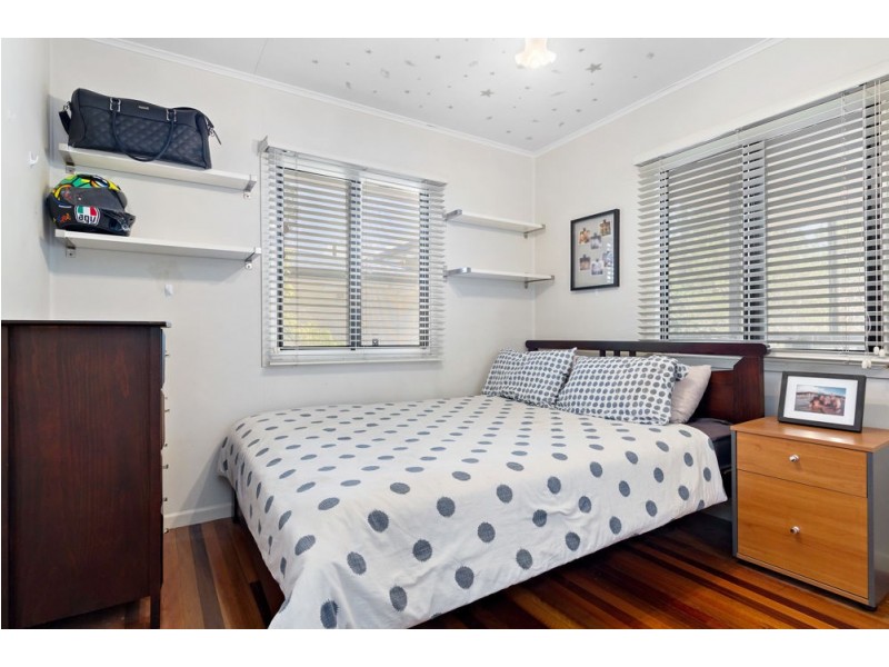 10 Burloo Crescent, Ferny Hills QLD 4055