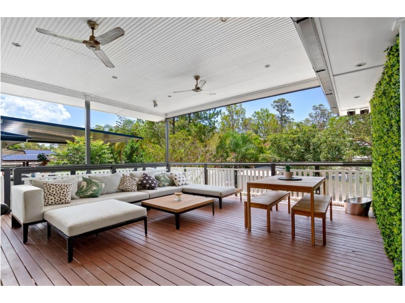 10 Burloo Crescent, Ferny Hills QLD 4055