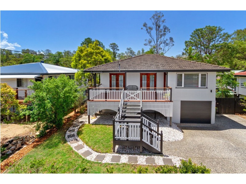 10 Burloo Crescent, Ferny Hills QLD 4055