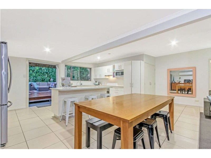 7 Dinterra Avenue, Ferny Hills QLD 4055