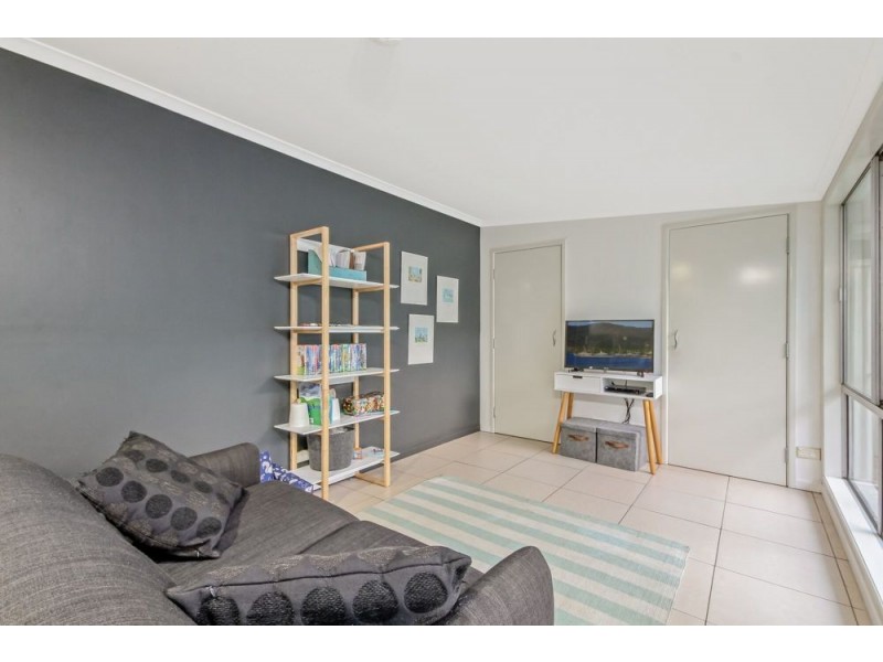 7 Dinterra Avenue, Ferny Hills QLD 4055