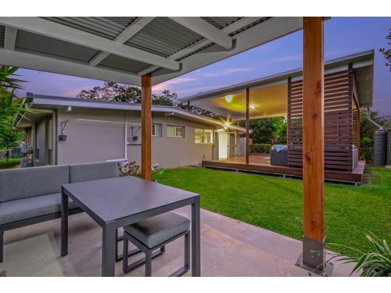 7 Dinterra Avenue, Ferny Hills QLD 4055