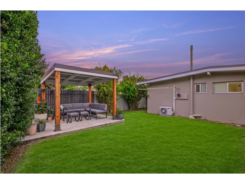 7 Dinterra Avenue, Ferny Hills QLD 4055