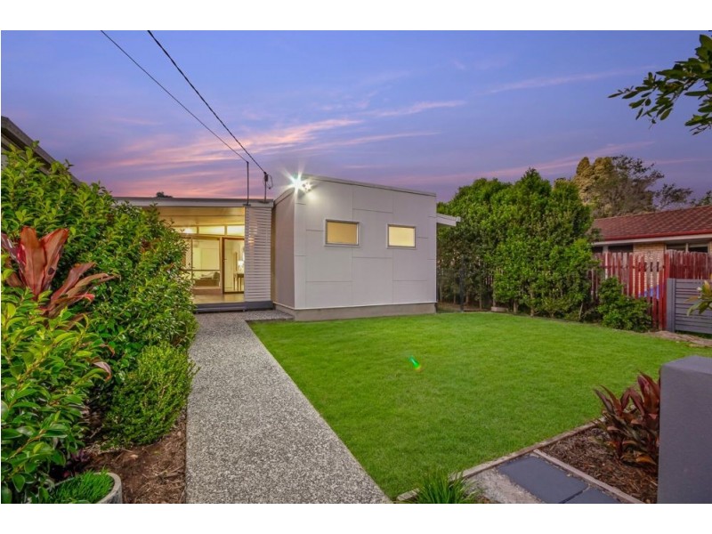 7 Dinterra Avenue, Ferny Hills QLD 4055