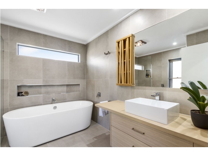 28 De Luchi Street, Carseldine QLD 4034