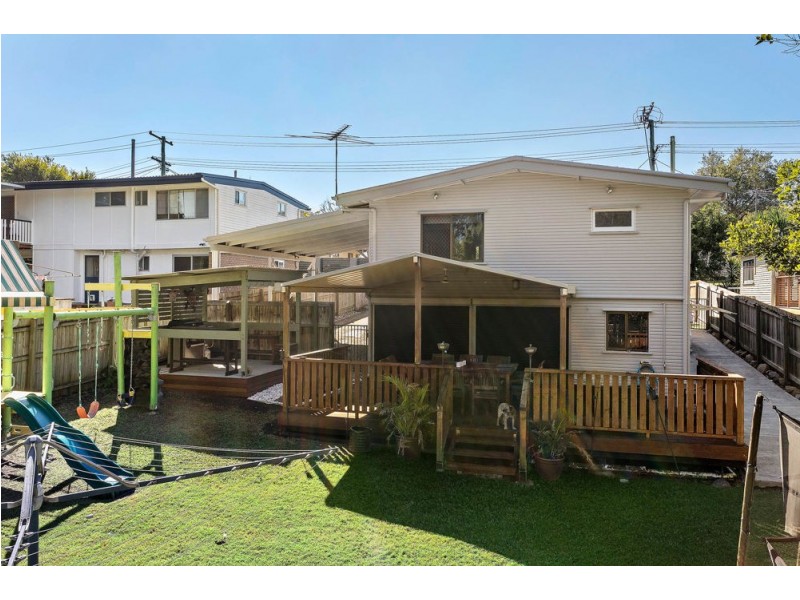 51 Yanderra Avenue, Arana Hills QLD 4054