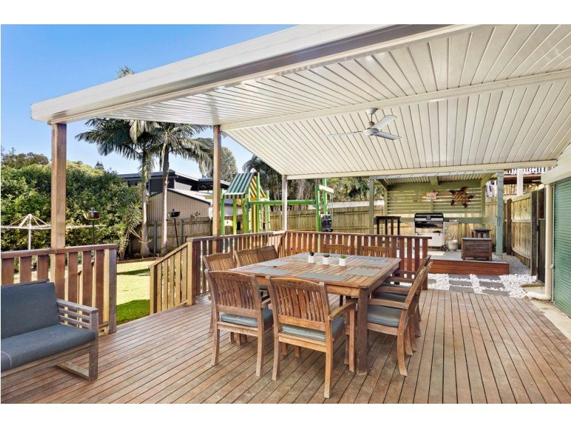 51 Yanderra Avenue, Arana Hills QLD 4054