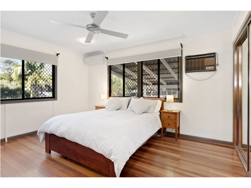 51 Yanderra Avenue, Arana Hills QLD 4054