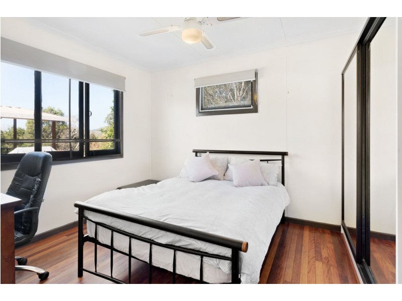 51 Yanderra Avenue, Arana Hills QLD 4054