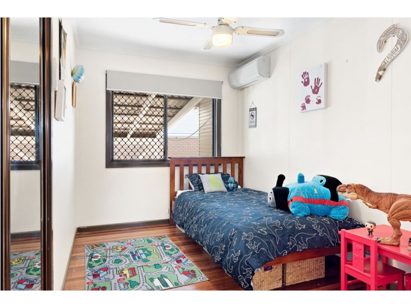 51 Yanderra Avenue, Arana Hills QLD 4054