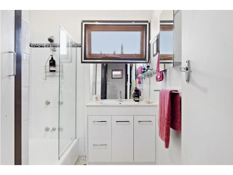 51 Yanderra Avenue, Arana Hills QLD 4054