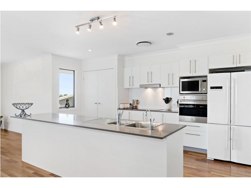 48 Shepherd Street, Wynnum QLD 4178