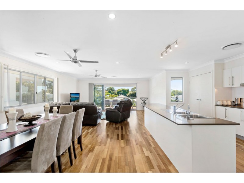 48 Shepherd Street, Wynnum QLD 4178